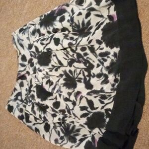 THE LIMITED SILK SKIRT PLEATED LAYERED SIZE 4 BLACK & TAN